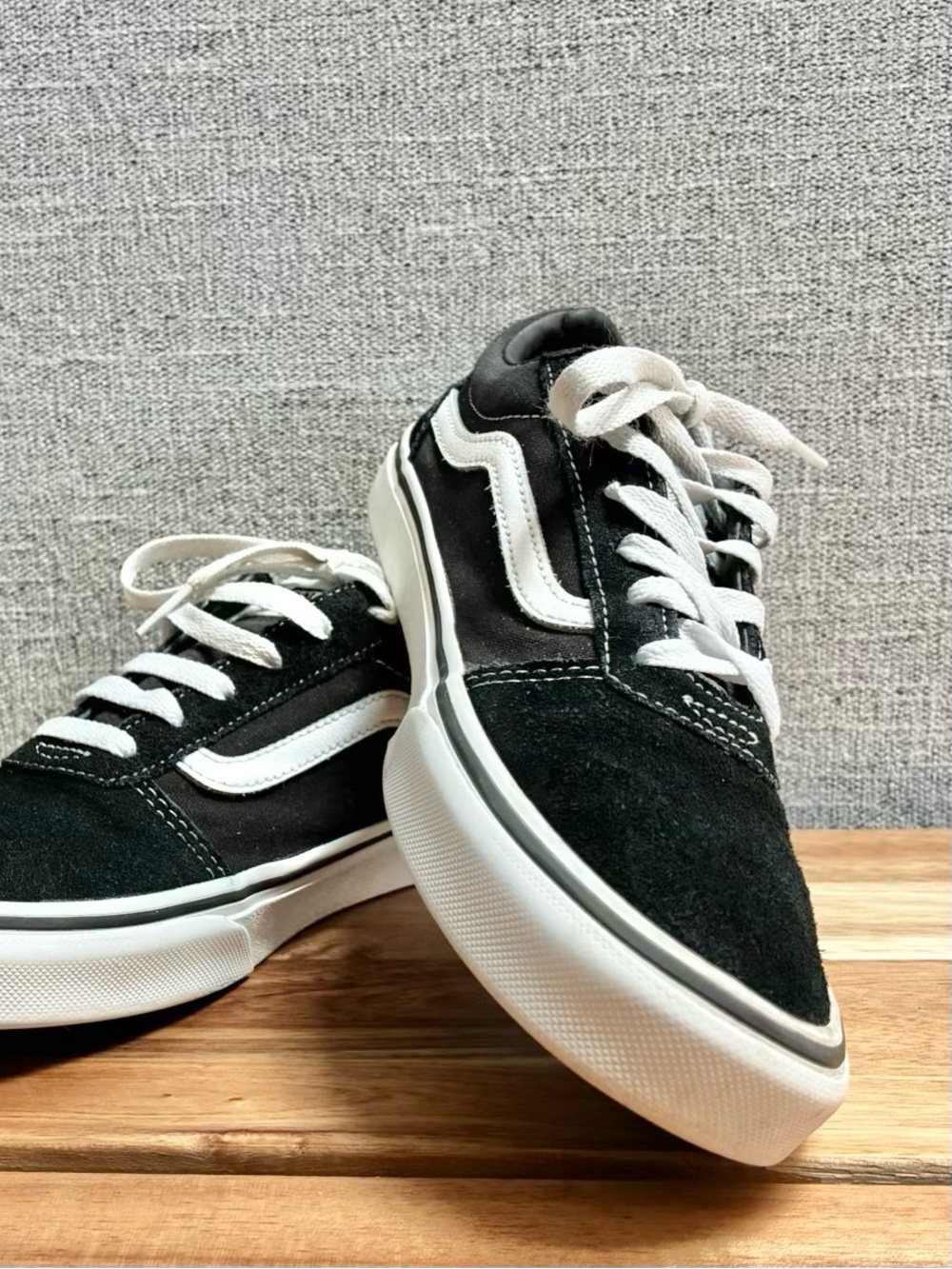 Vans Old Skool Classic Low-Top Black Suede Skate Sneakers with White Stripe